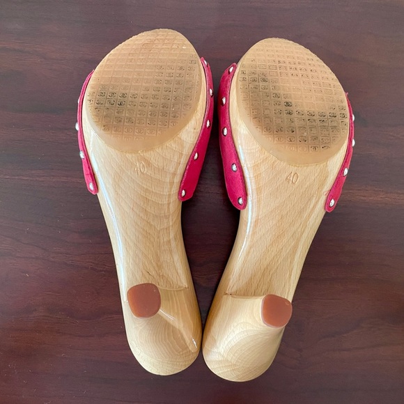 CHANEL suede mule sandal - Picture 9 of 9